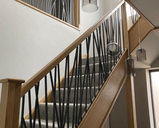 Criss-cross metal spindles