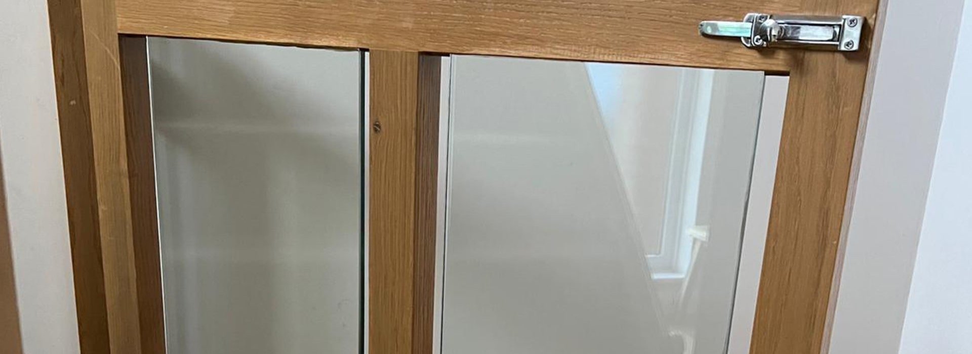 benefits-of-a-bespoke-matching-wooden-stair-gate